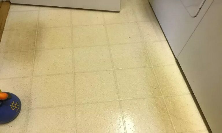 vinyl-floor-yellowing-causes-and-solutions